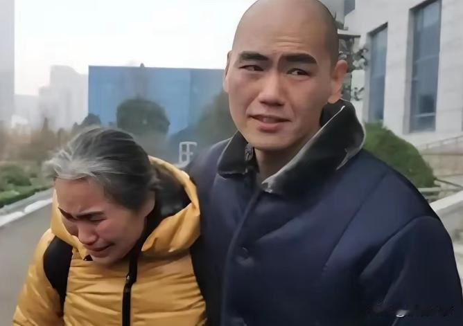山东16岁学霸班长惨遭刑讯逼供，本该稳步升学、高考立业的青春阶段，被硬生生屈打成