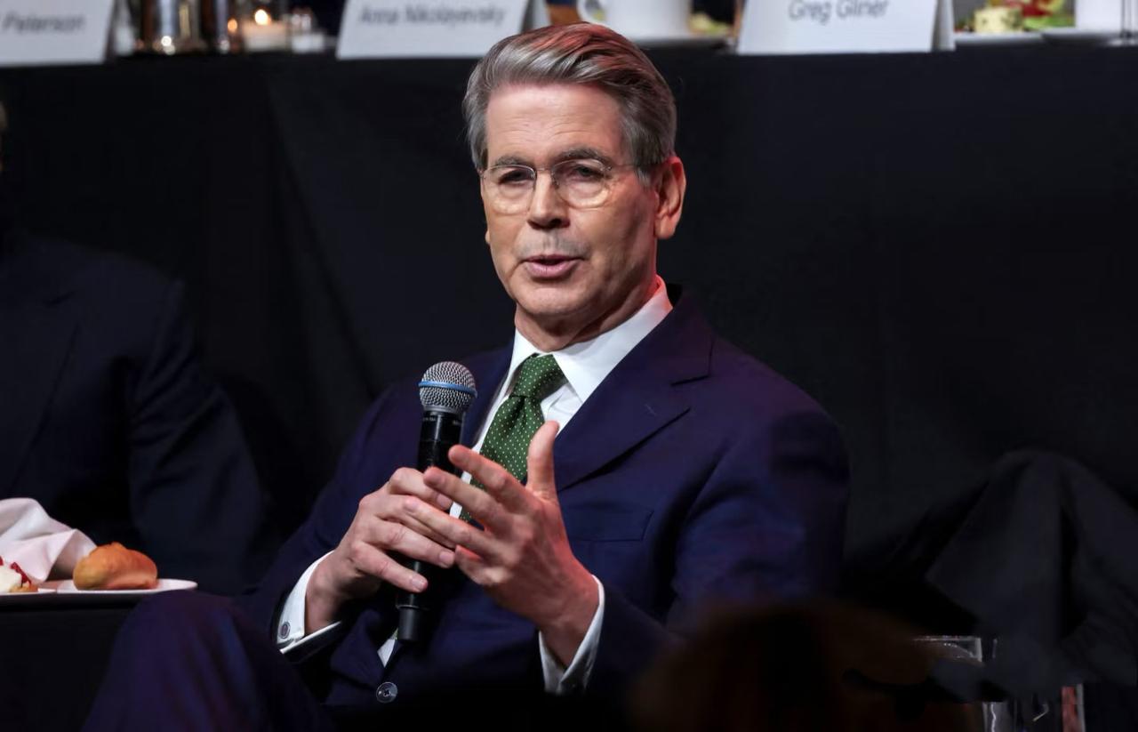 就在刚刚
中国正式宣布了

2025年11月5日，中国宣布未来一年继续暂停对美商