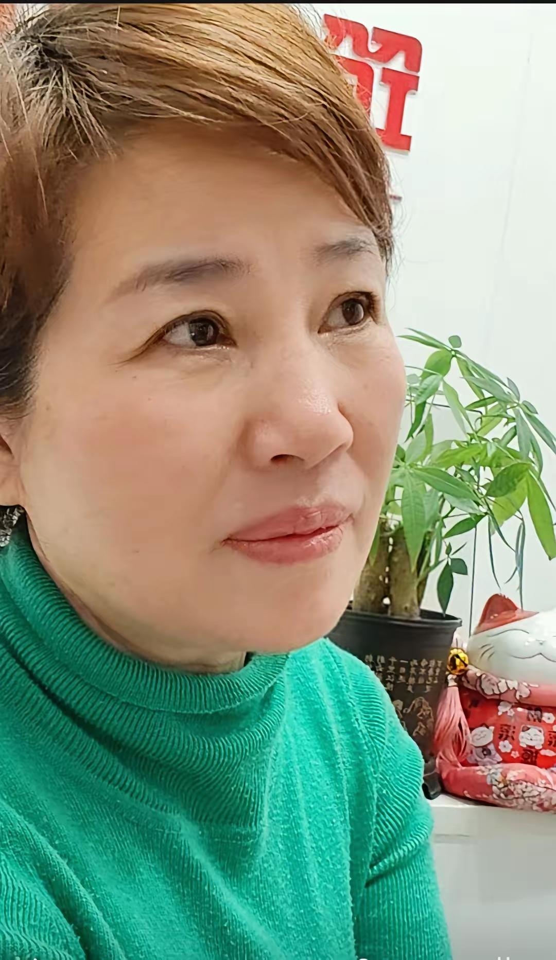 58岁，我一个人在深圳扫地，宁愿累在路上，也不躺回那个让我抬不起头的穷家。
 