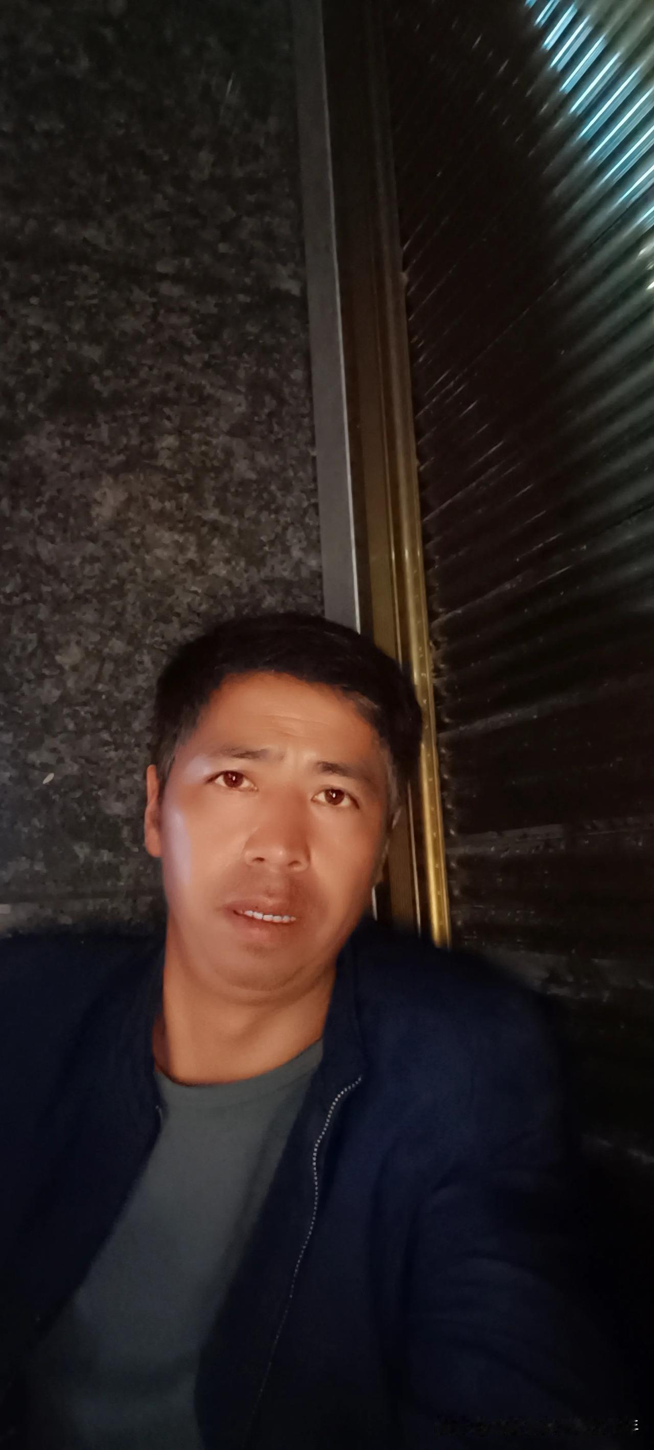 负债包工头的当今几大现状。

曾经在工地上威风八面，指点江山，夜生活挥霍无度，如