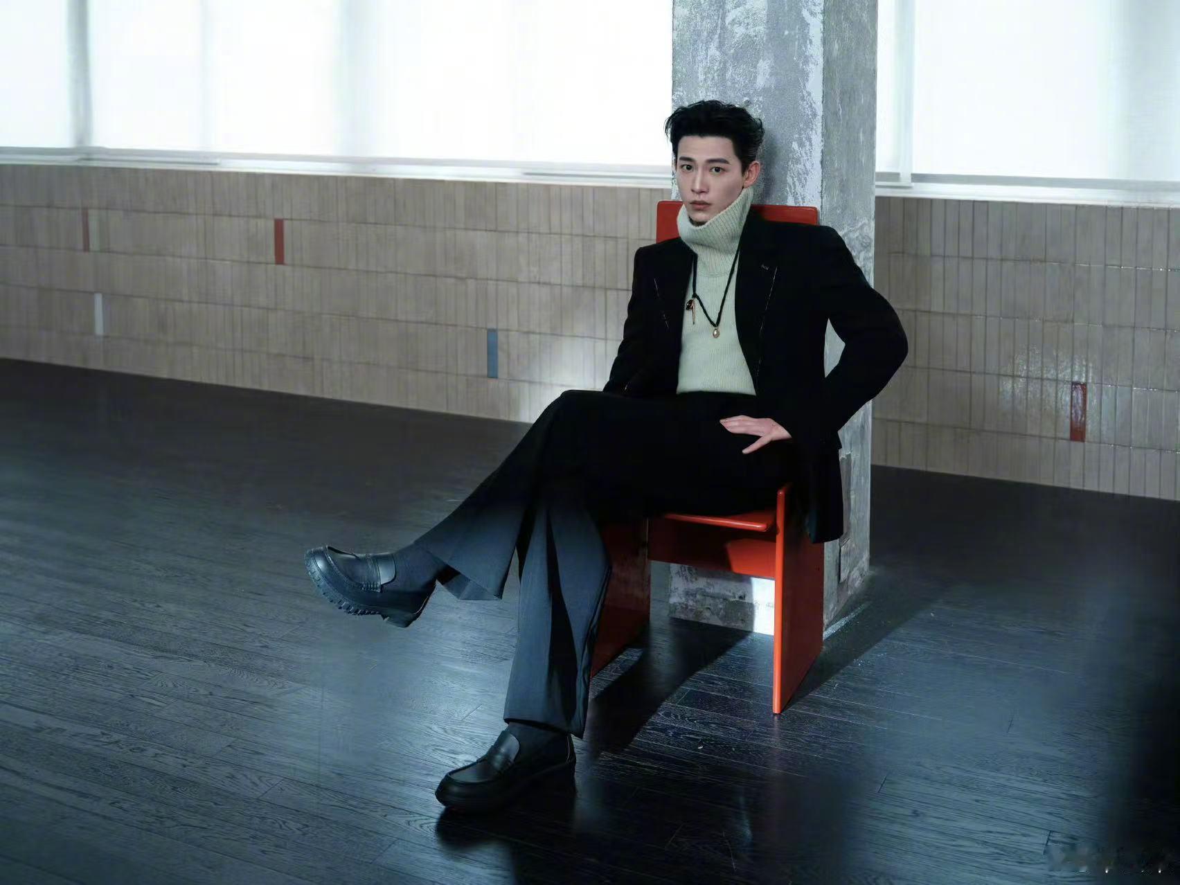 辛云来露肤度为零的高级感辛云来露肤度为零谁还没看到辛云来今天的造型，帅到我发昏，