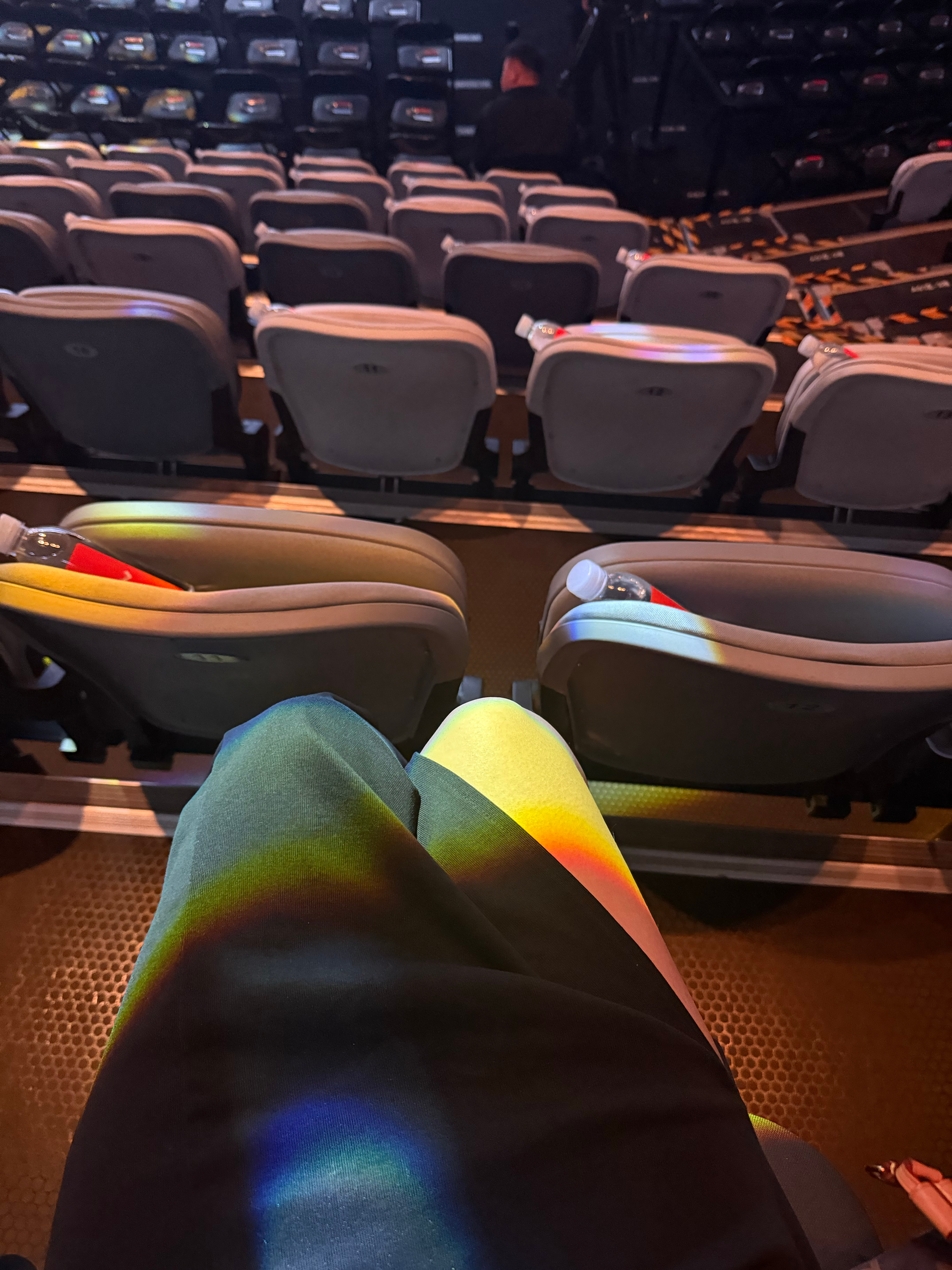 太失误了，忘了穿袜子，冻死在杭州 杭州