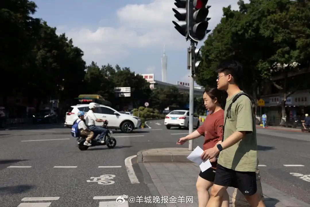 【#广东高温持续# 今起需防“下开水”】26日，广东继续受到大范围高温天气影响，