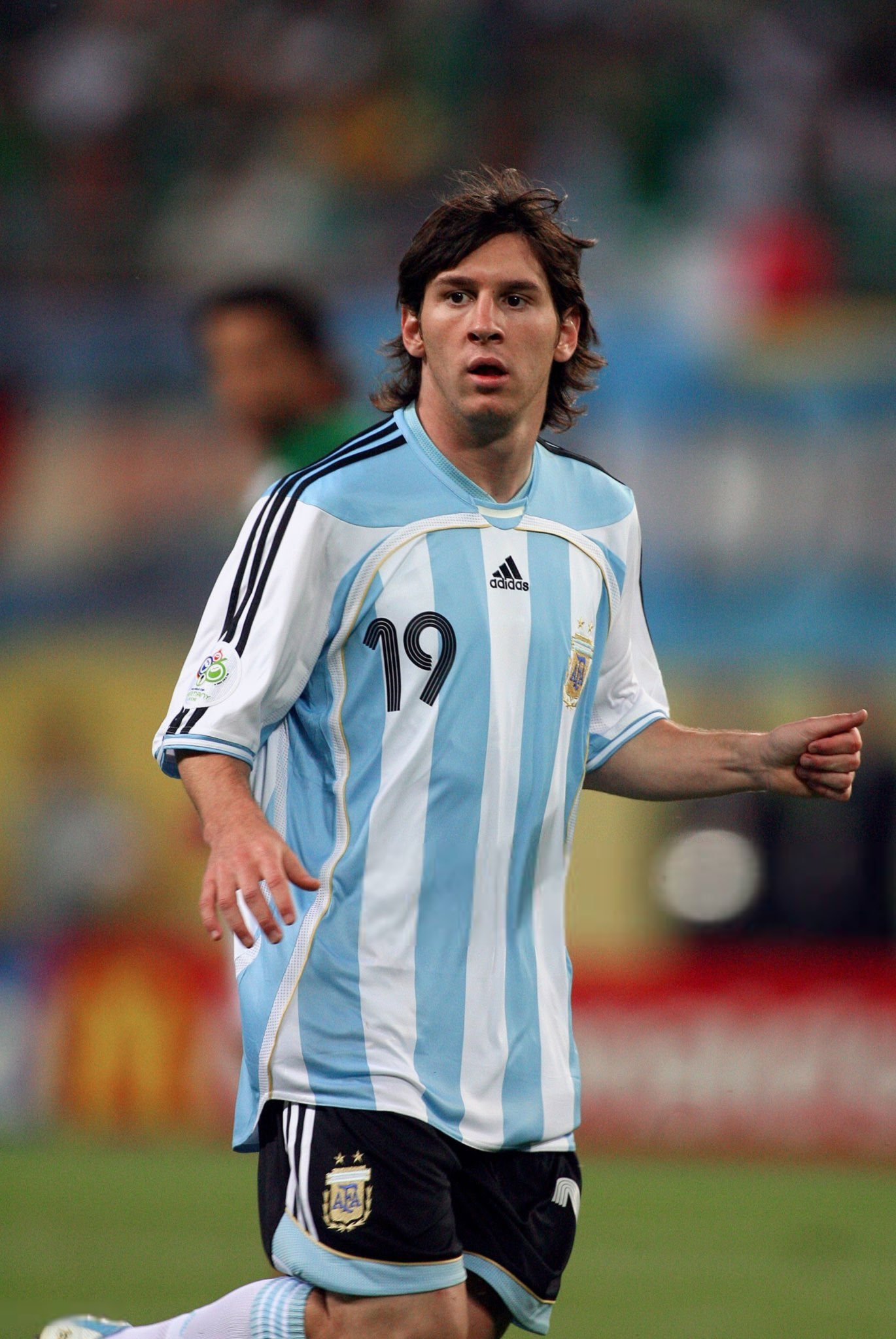 阿根廷国家队英文官推：让我们来谈谈那件球衣😮💨梅西