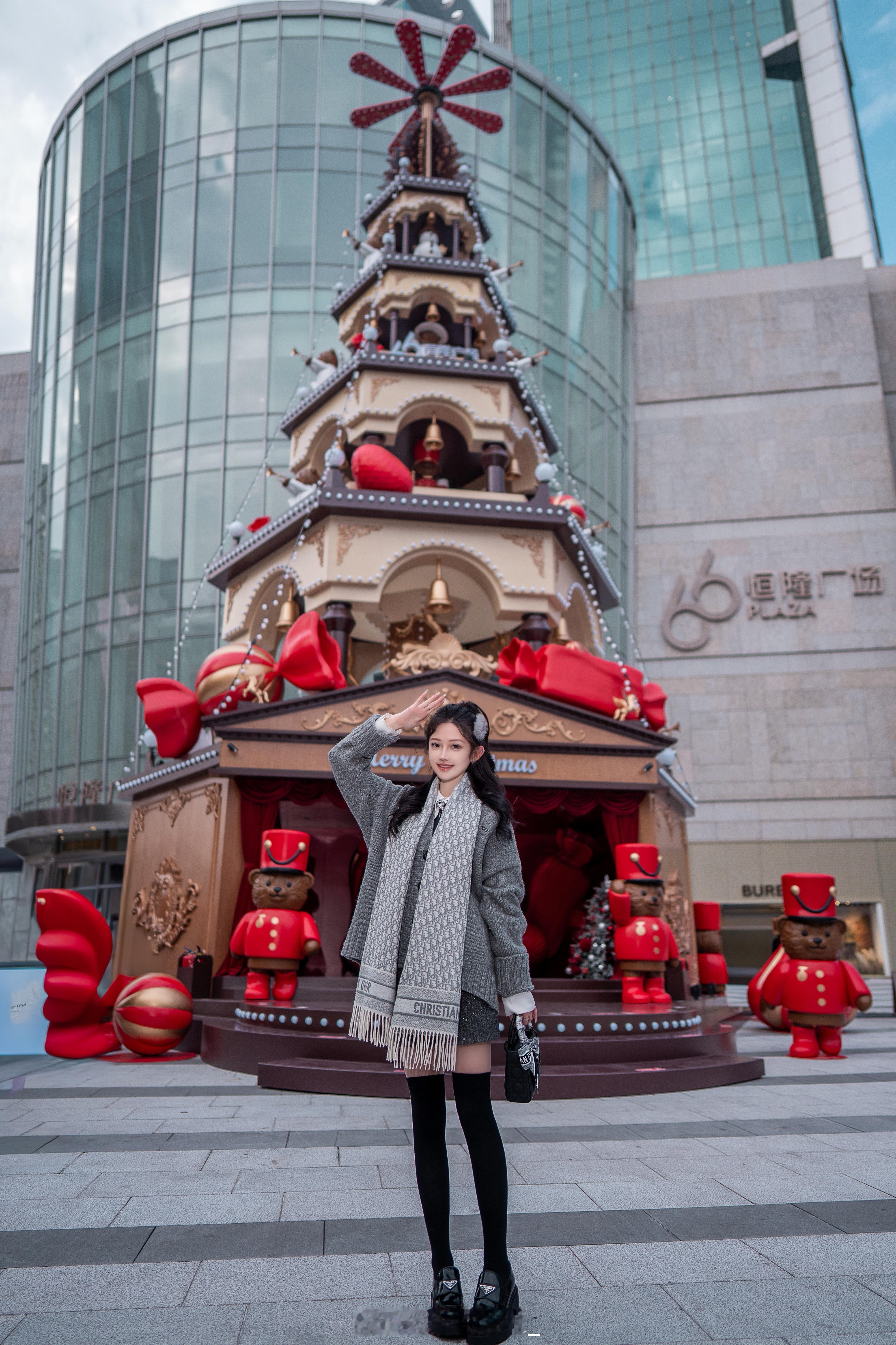 祝大家圣诞节快乐🎄 恒隆的圣诞树露哥日常穿搭露兒大魔王