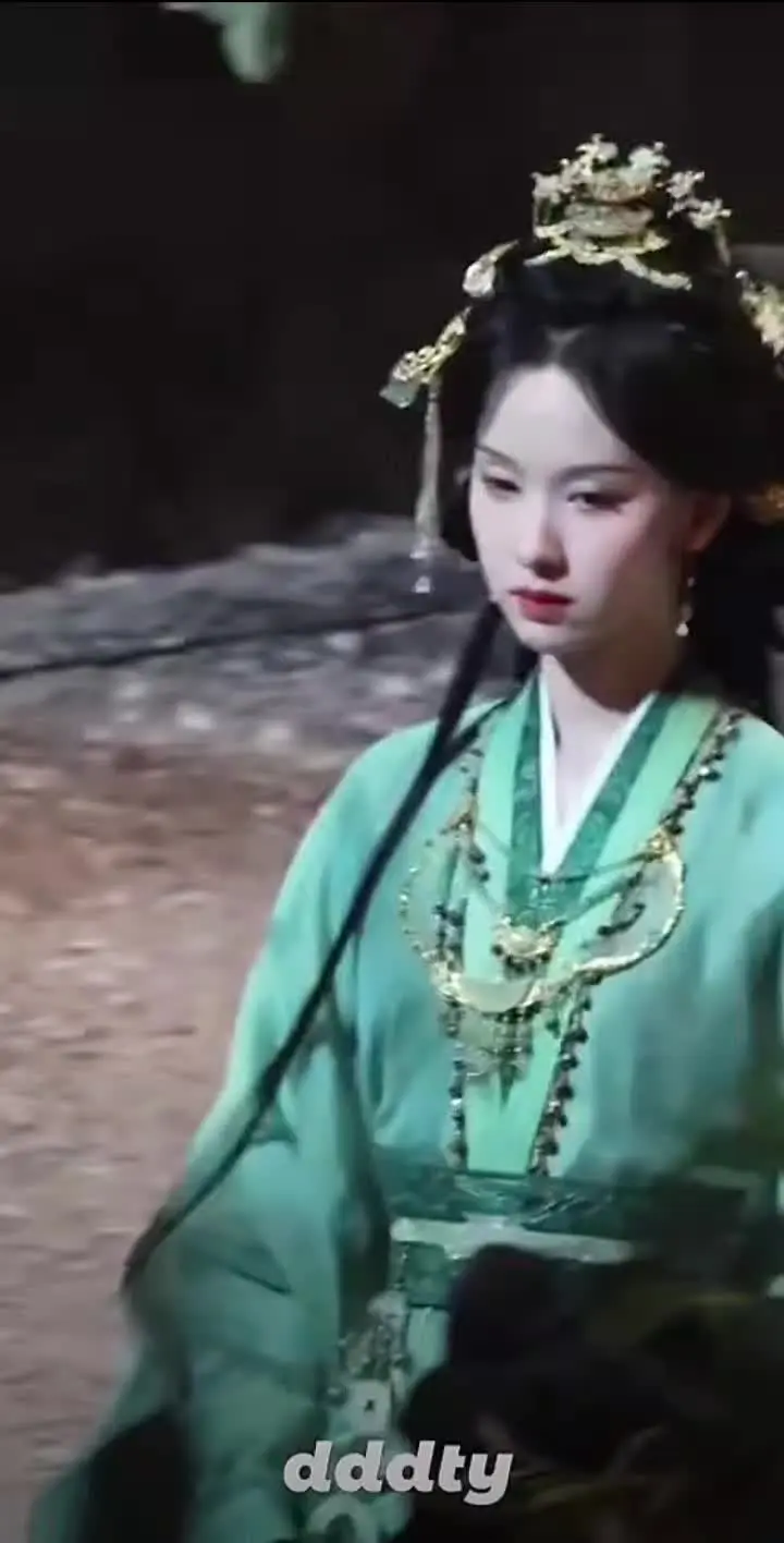 楚朝大王路透古装 cr 见水印