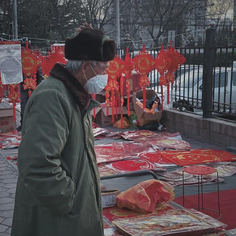 岁岁风调雨顺，请赐下联 看到“岁岁风调雨顺”这个上联，我觉得“年年物阜民康”是个