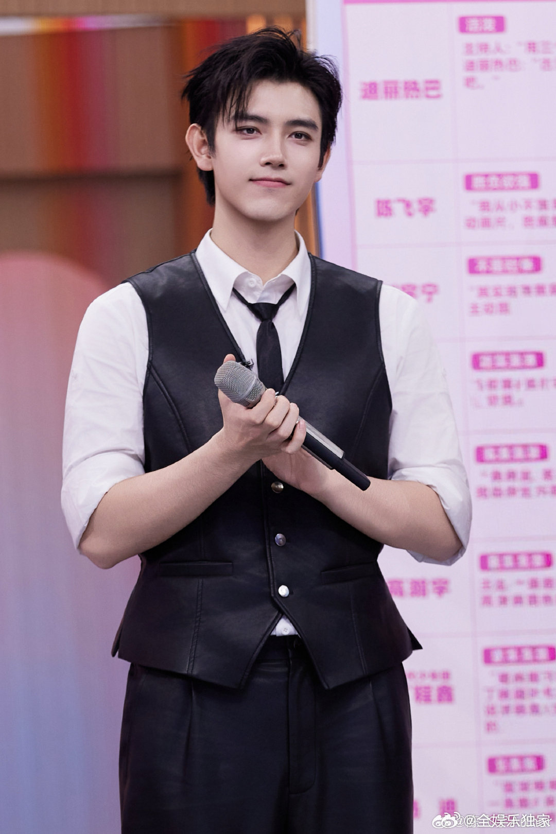 陈飞宇让迪丽热巴心动值129你好星期六 谁懂啊！陈飞宇摸迪丽热巴头发的瞬间，我嘴