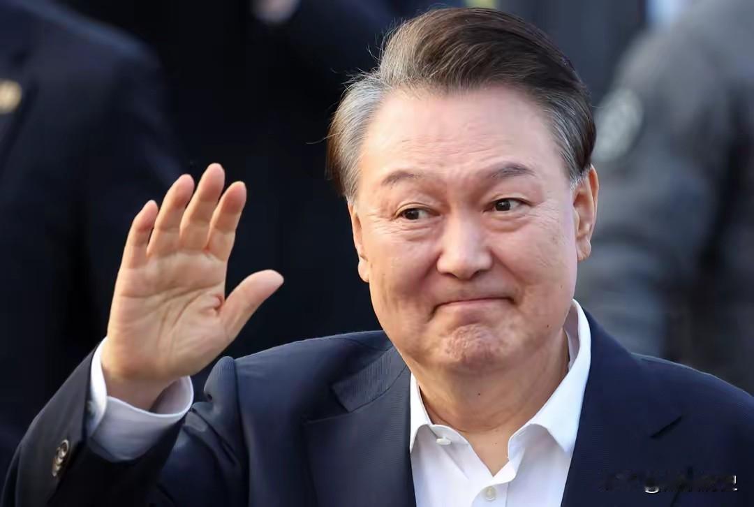 据报道，韩检方要求判尹锡悦死刑
尹锡悦，韩国前总统，检察官出身，办过很多案件，或