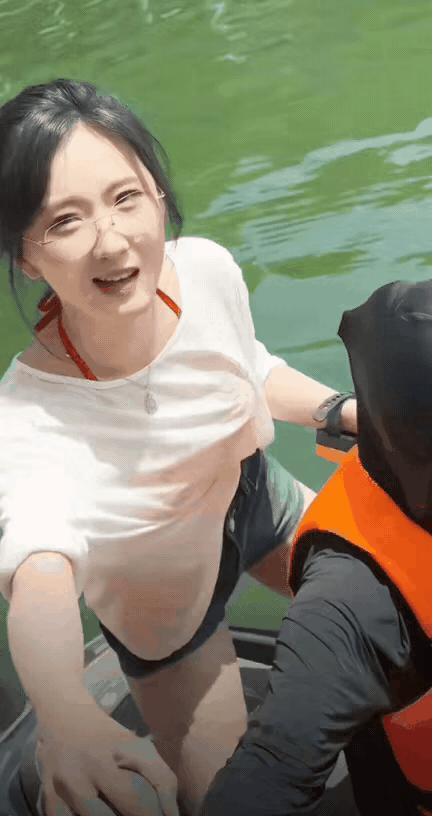 第一次玩是吧，那要抱紧点哦