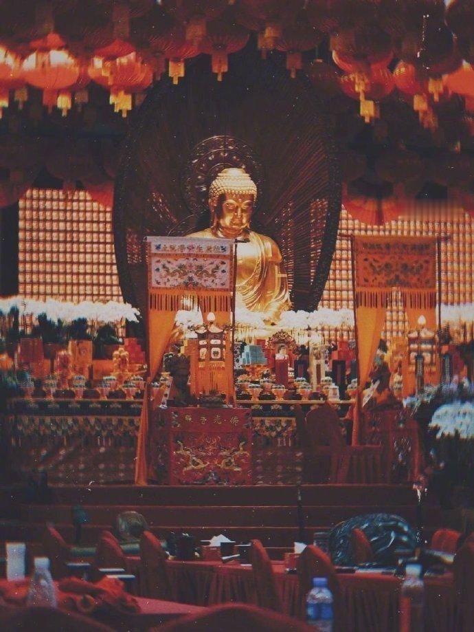 留下一句“扭转乾坤”从现在开始，困扰你的事情会往好的方面发展，此后惊喜不断，所愿