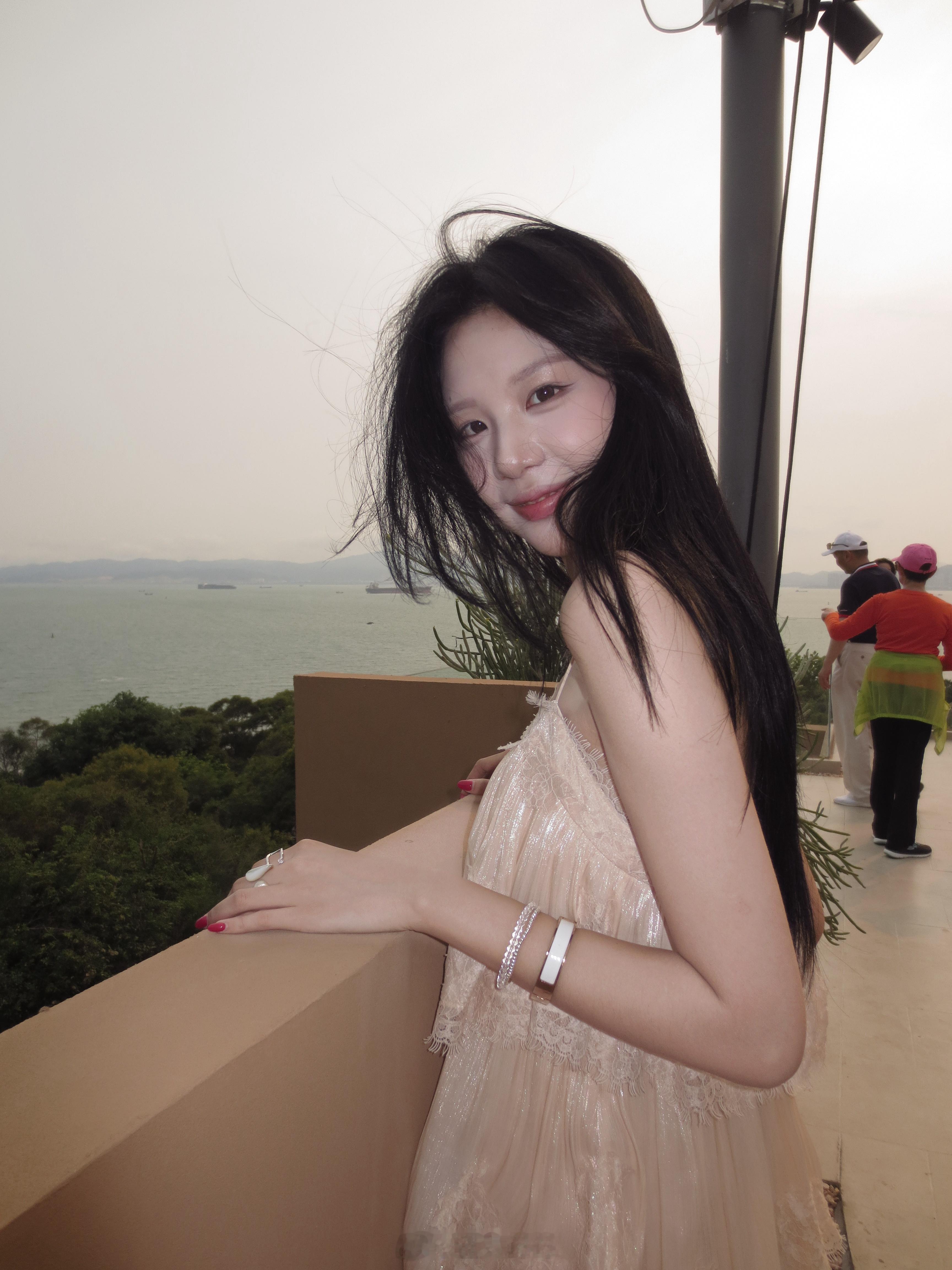 深夜睡不着，碎碎念一下。哇…我特别感叹。粥粥（我现在的助理）不是因为考试跟我提离