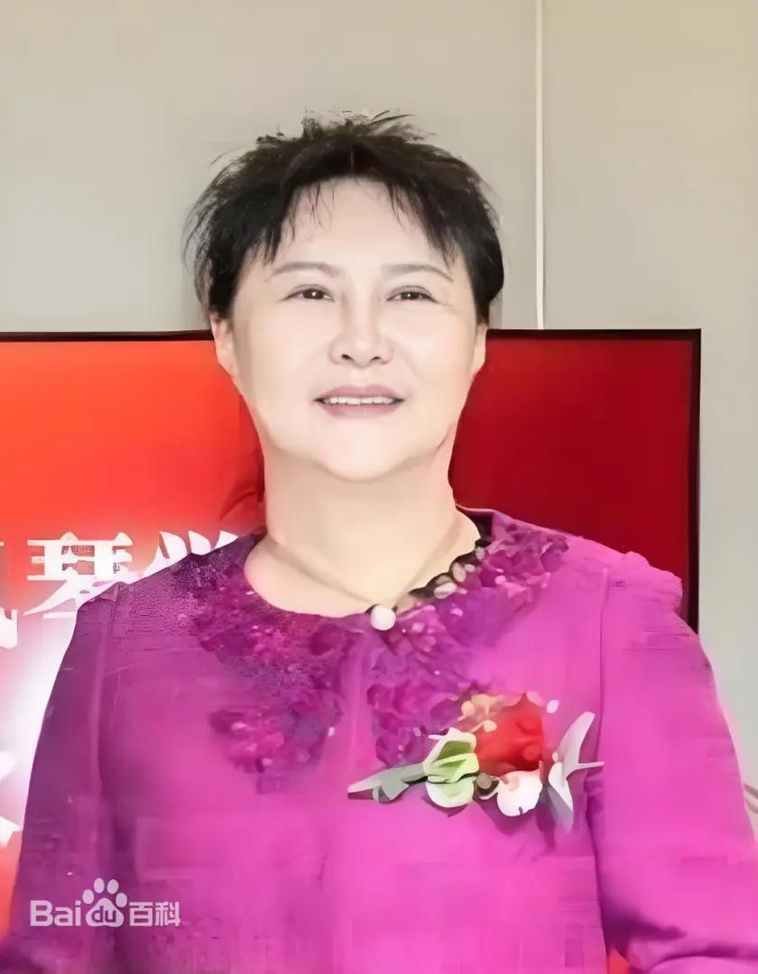 热点观点畅聊会西安是副省级城市，市政府副秘书长是副厅级，郭艳文还称不上大老虎。而