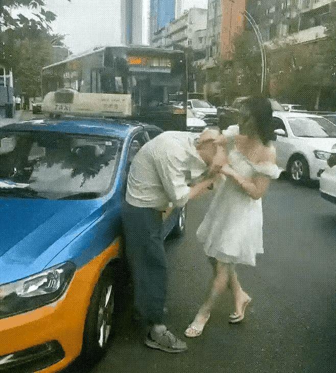 现在这社会，变化是真的快，女生也能强到让人刮目相看。就比如说最近网上流传的一张图