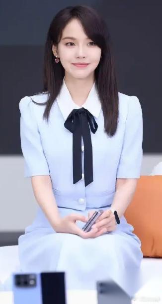 刚去扒了一下张佳宁这姑娘的来路，这不扒不知道，一扒还真让人感慨。 原来她从小就是