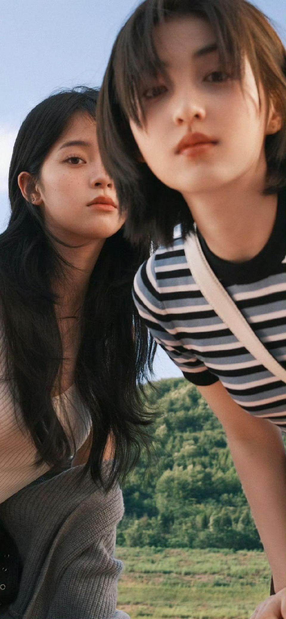 俩人的自拍在朋友圈暴晒~
