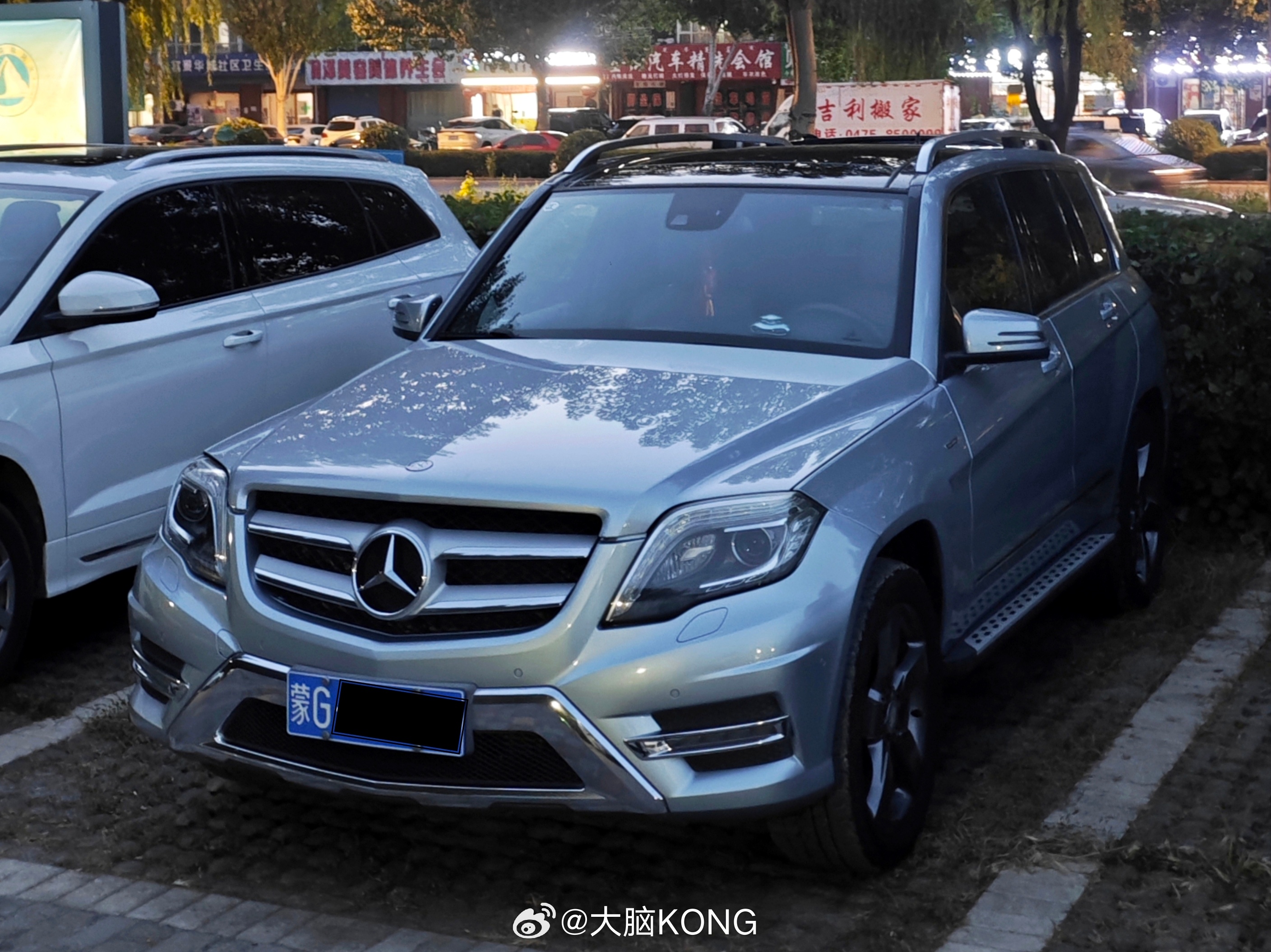 成色不错的GLK，五万块预算搞一台后期款的精品车其实是不错的选择。奔驰glk ​