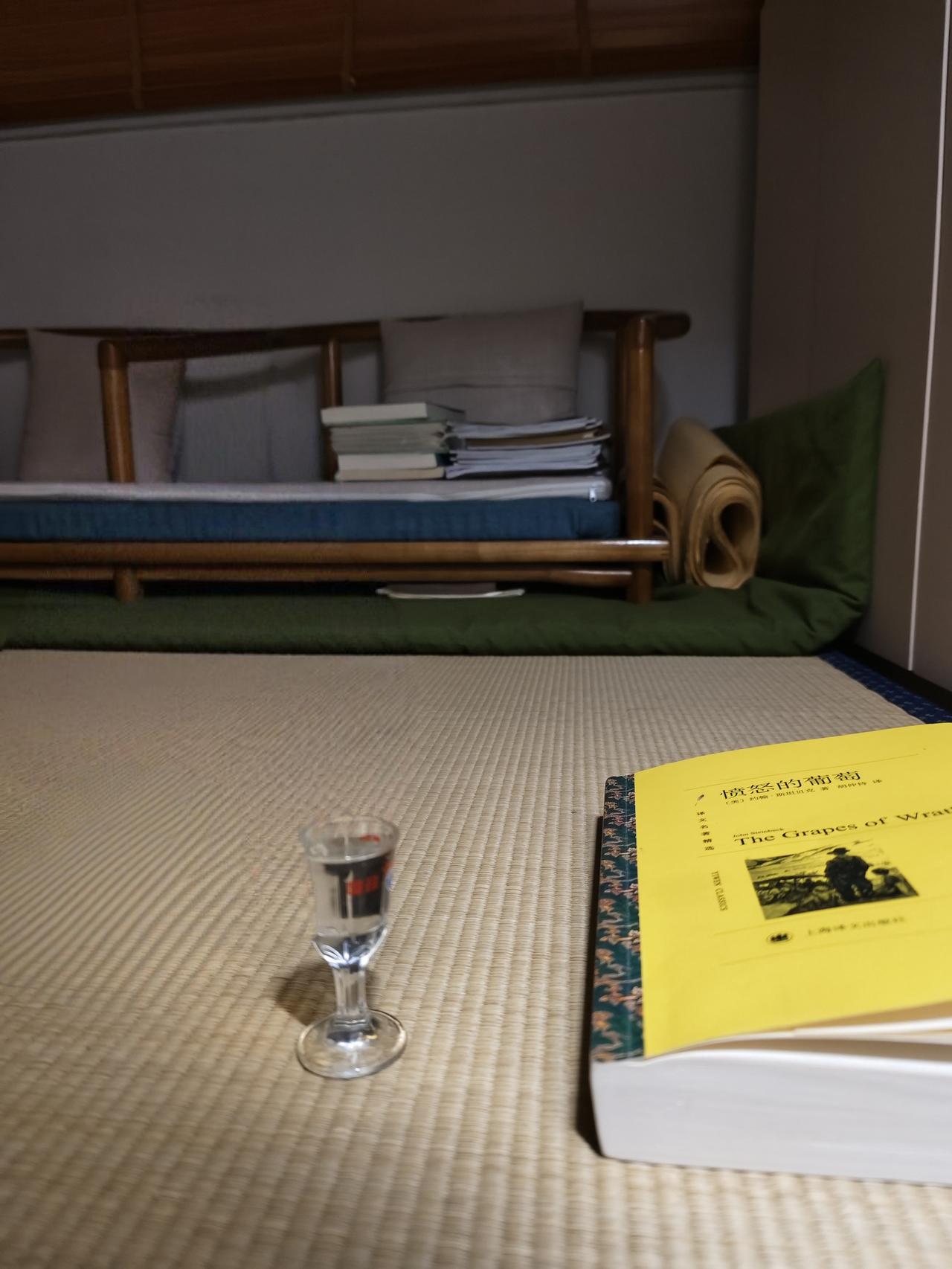 73年的牛，教书30年，最大官职教研组长，业务上充其量算个熟练工。同事已是儿女辈