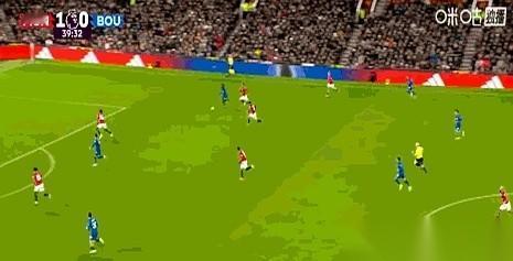 B费和芒特在后面喊得嗓子都快冒烟了，就差直接冲上去把他（艾登海文）推到别人射门的