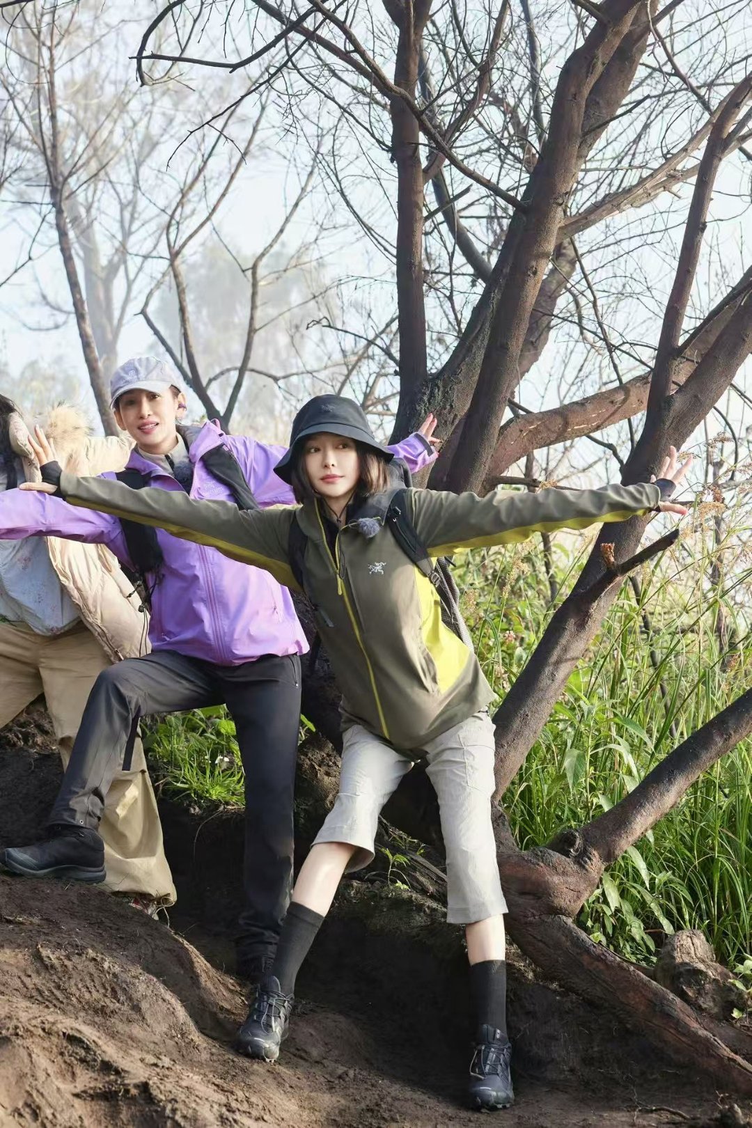 【秦岚辛芷蕾胡先煦给秦海璐包场】辛芷蕾胡先煦给秦海璐包场 新片《我，许可》即将上