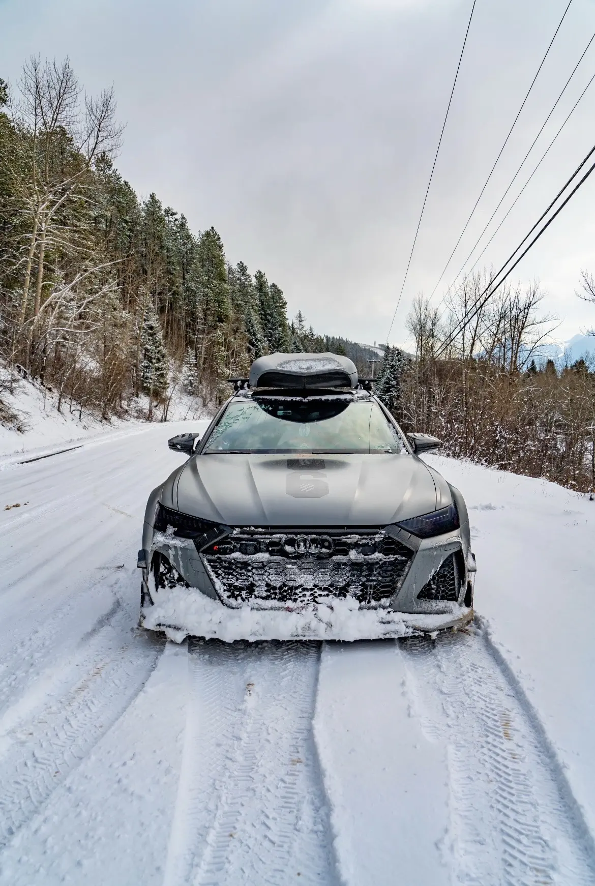 “地表最强性能猛兽，奥迪rs6”🏎️。