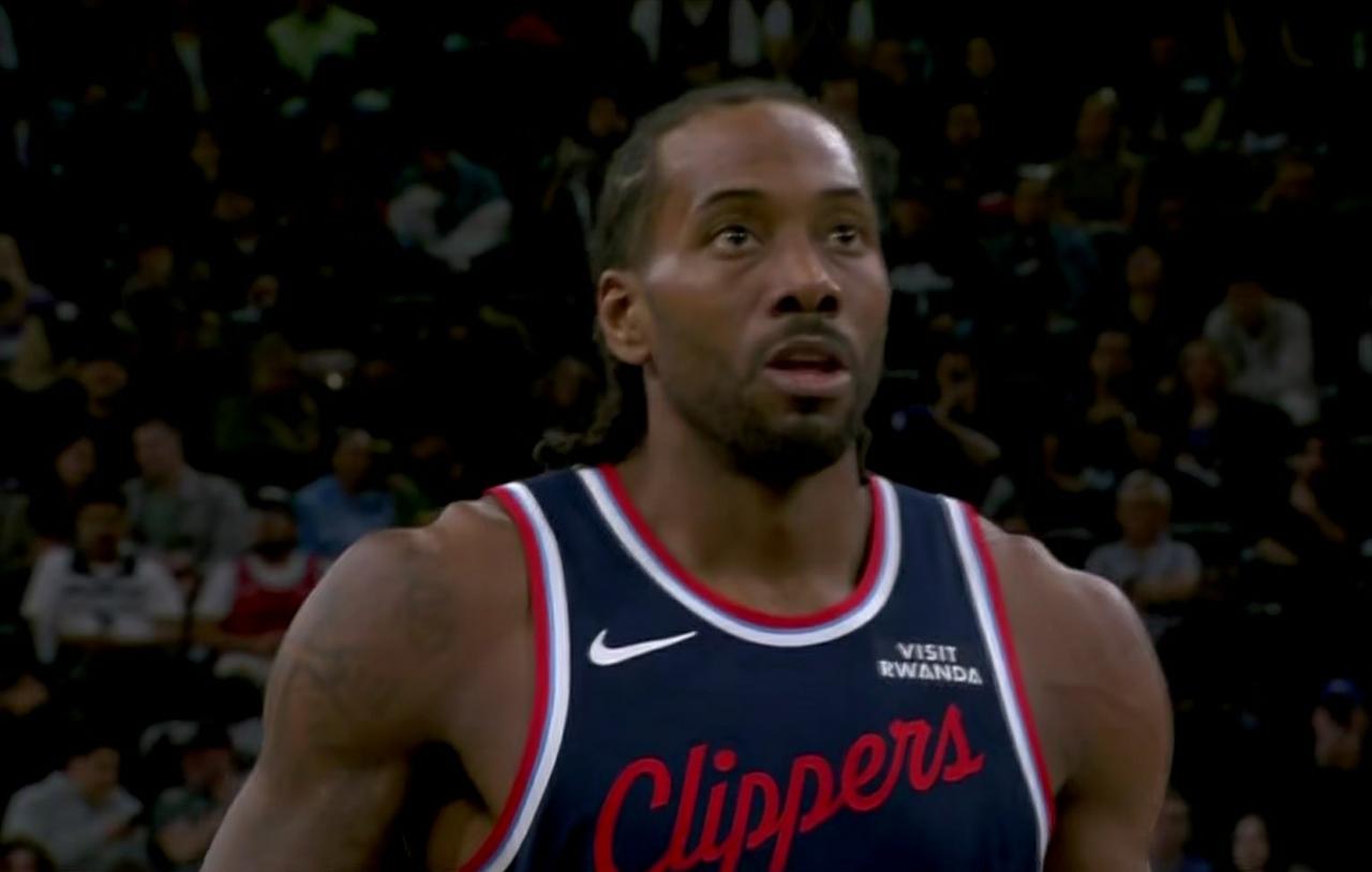 小卡从不让人失望……

在快船主场迎战雄鹿的比赛中再度发生极其疯狂一幕：伦纳德单