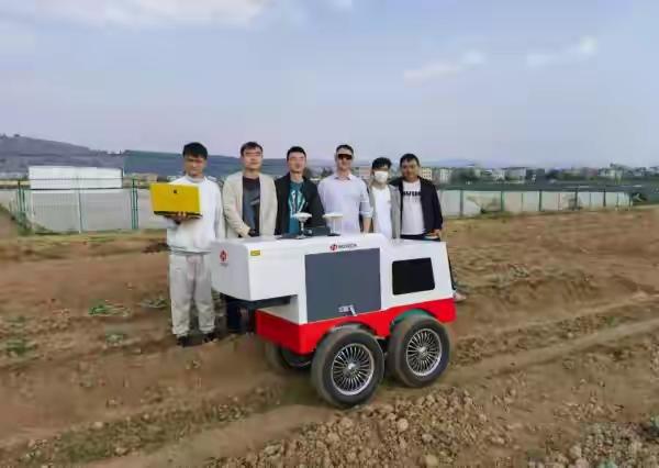 农民不用锄地？重大喜讯，中国激光除草设备来了，除草率可达95%
这不是科幻电影，