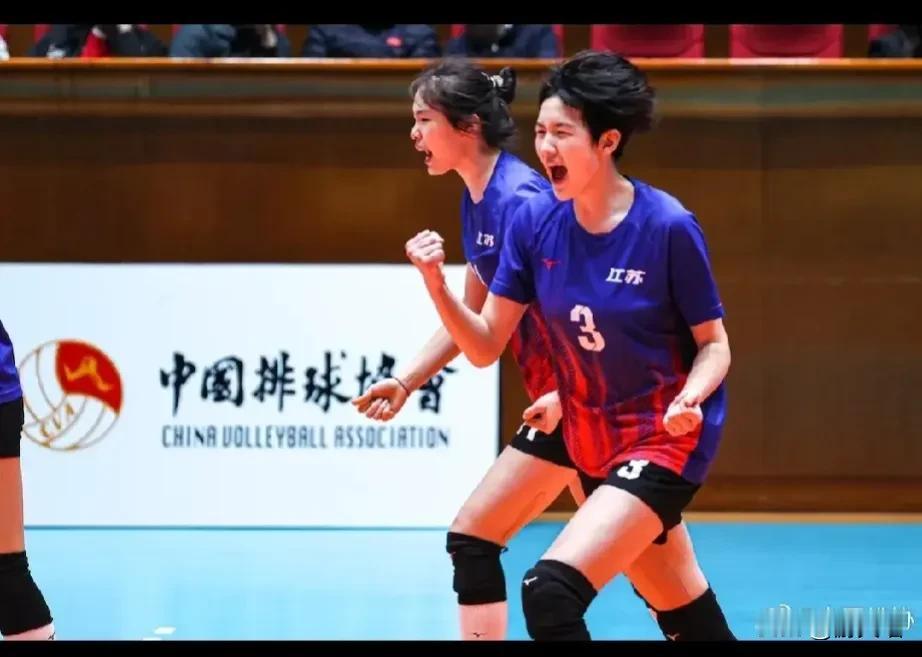 全国青少年女排锦标赛，昨晚圆满落幕，上海体院青少年队如愿夺冠，可喜可贺；南京秦中
