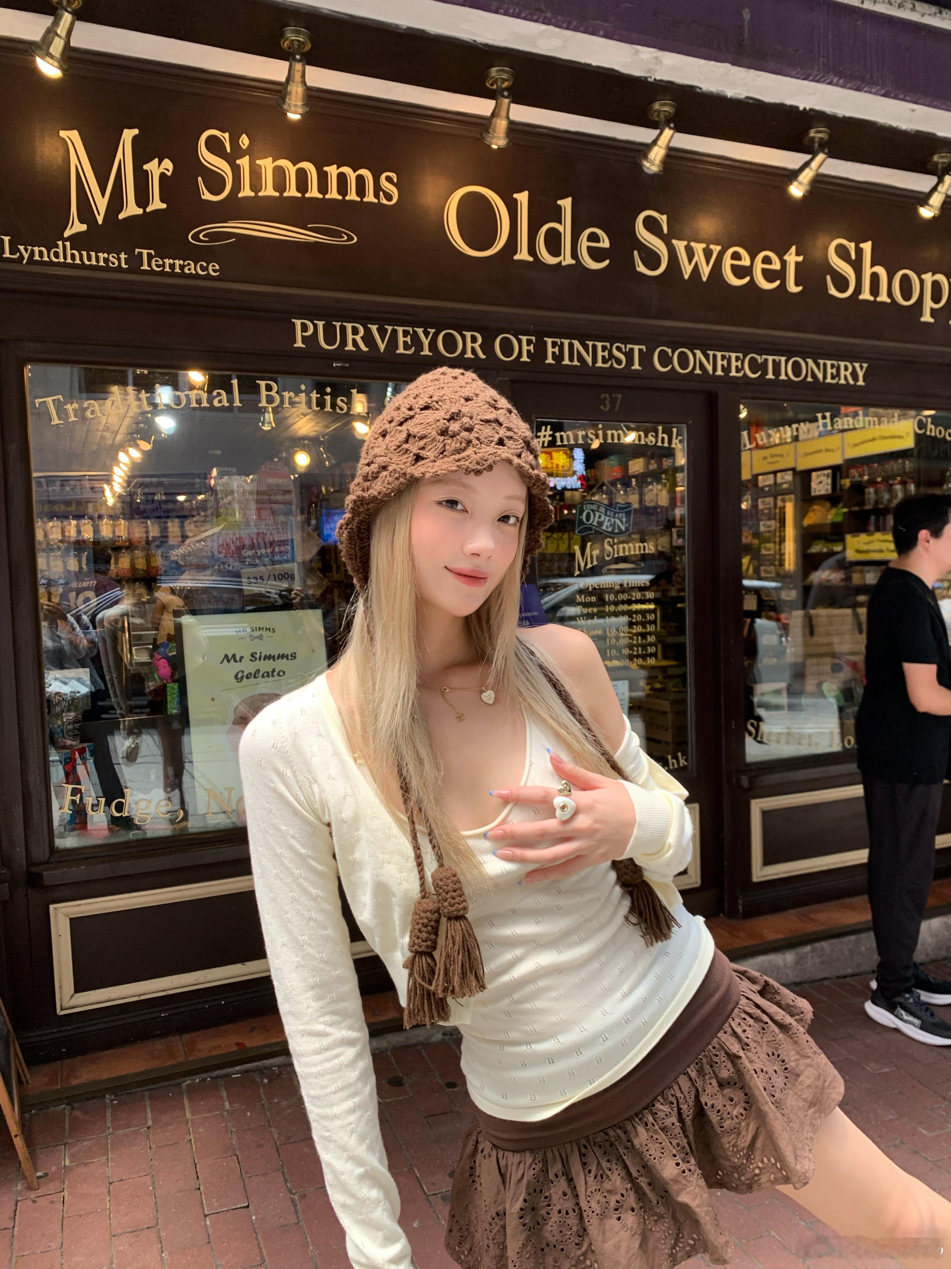 📍𝑯𝒐𝒏𝒈 𝑲𝒐𝒏𝒈 🇭🇰超好逛！！抓一个宝宝穿💐 ​​