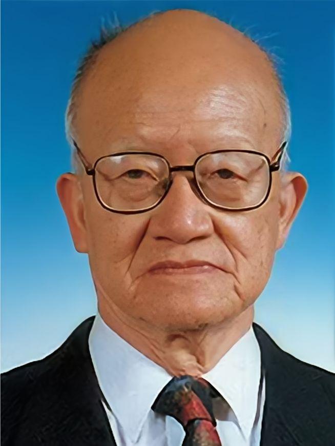 1937年，年仅24岁的罗沛霖放弃上海高薪奔赴延安，在那里他自制军用电台保障前线