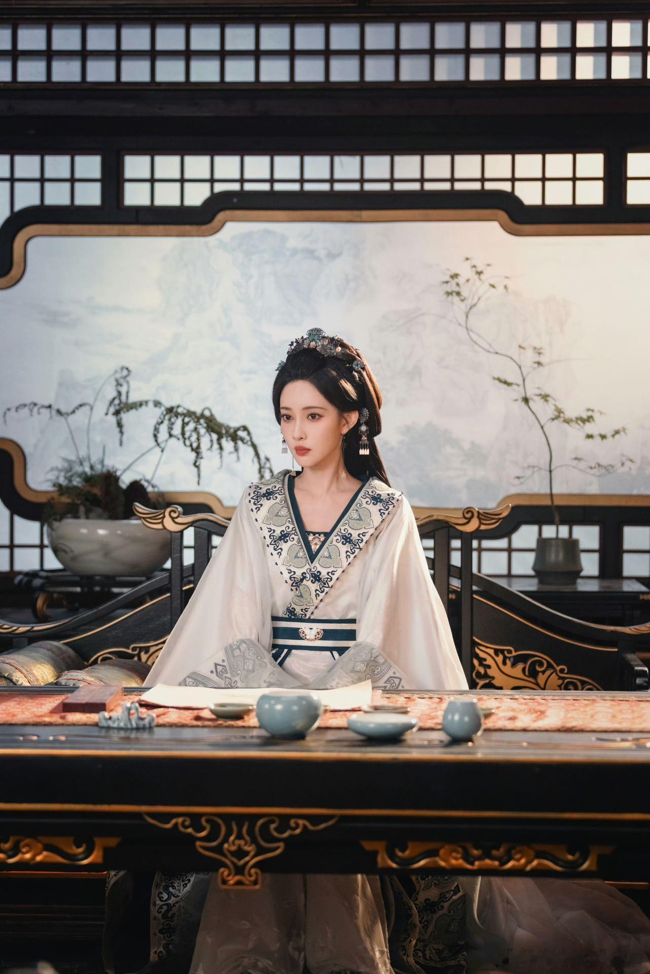 孟子义谈沈汐和与过往角色差异孟子义希望保持大家的新鲜感从活泼的世家小姐到运筹帷幄