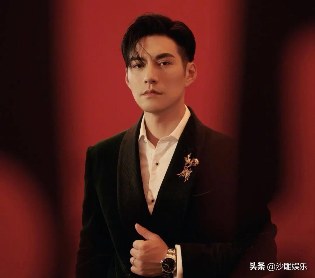 严屹宽，给张凌赫的建议！

4月1日，严屹宽在一档播客中的一段采访，直接把“粉底