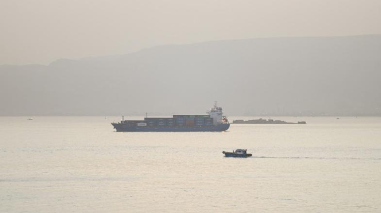 英国海军报告说，也门海岸附近的一艘船遭到了新的袭击


英国海军宣布对也门海岸附