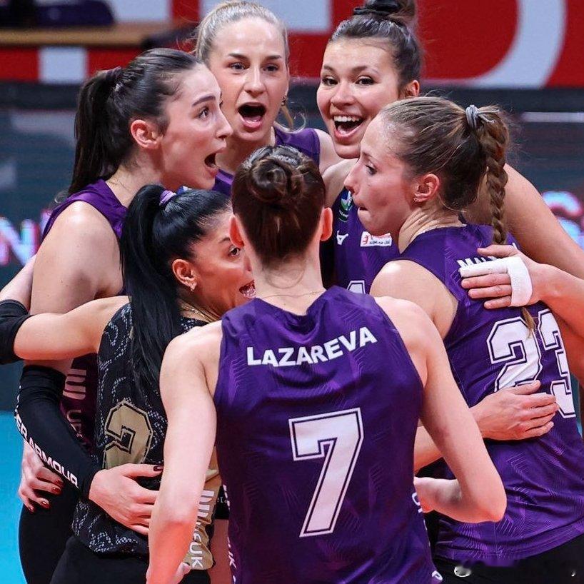 【土超女排】第16轮，费内巴切主场2-3不敌泽仁体育遭遇赛季第三败（22-25 