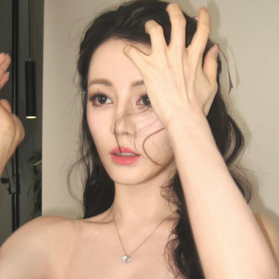 迪丽热巴华丽珠宝ccd 迪丽热巴 | 头像壁纸最适合ccd的人出现了！📷 