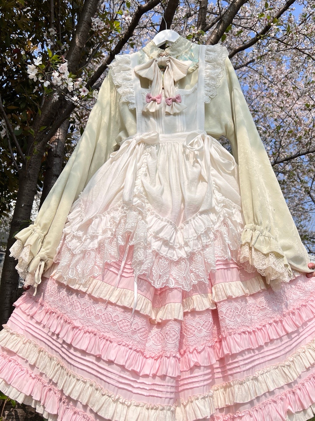#猫芮可[超话]##春山桃香# 这就是live图的意义吗随手一拍都很好看春山桃香