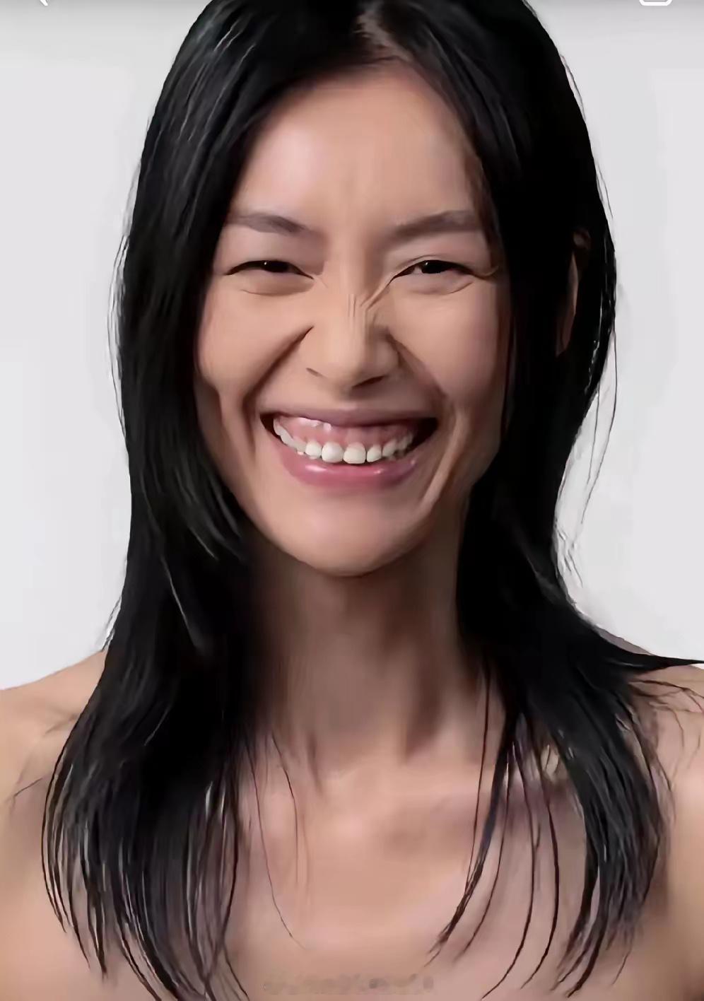 刘雯，真是太强了，超模了这么久，还是超模。 