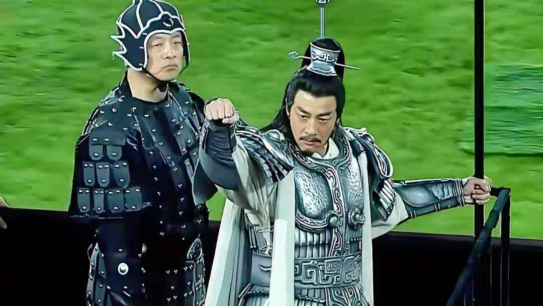 何润东一翻红，内娱多少人被狠狠打脸？
 
别人翻红靠新剧、靠炒作、靠资本
何润东