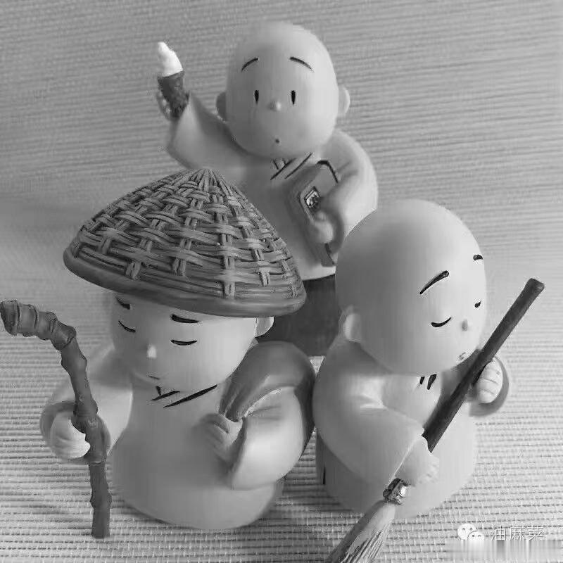 身体不舒服时，可以静下心来，专心念以下咒语:天罗神，地罗神，天兵天将护我身。铁人