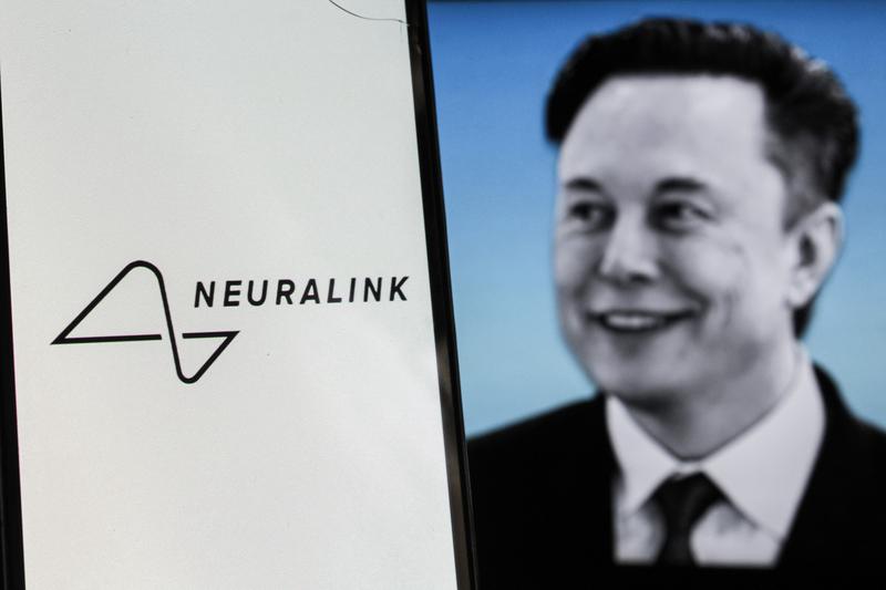 马斯克又整大活，说5年后不再有手机和App。这可太炸裂了，感觉像是直接把科技发展