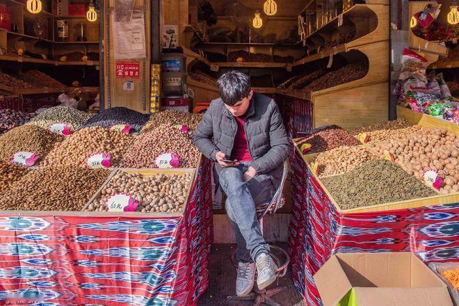 不知道你们发现没，真正的新疆西藏人几乎没有打工的，满大街都是新疆人卖切糕、西藏人