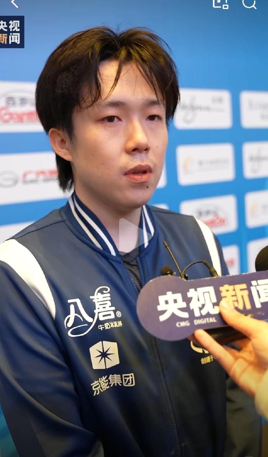 王楚钦该理发了，

这个发型一点都不好看，显得他比樊振东还要老。

而且王楚钦的