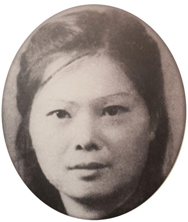 1942年5月27日，陈独秀病逝于四川的一个小山村里，临终前对小29岁的妻子潘兰