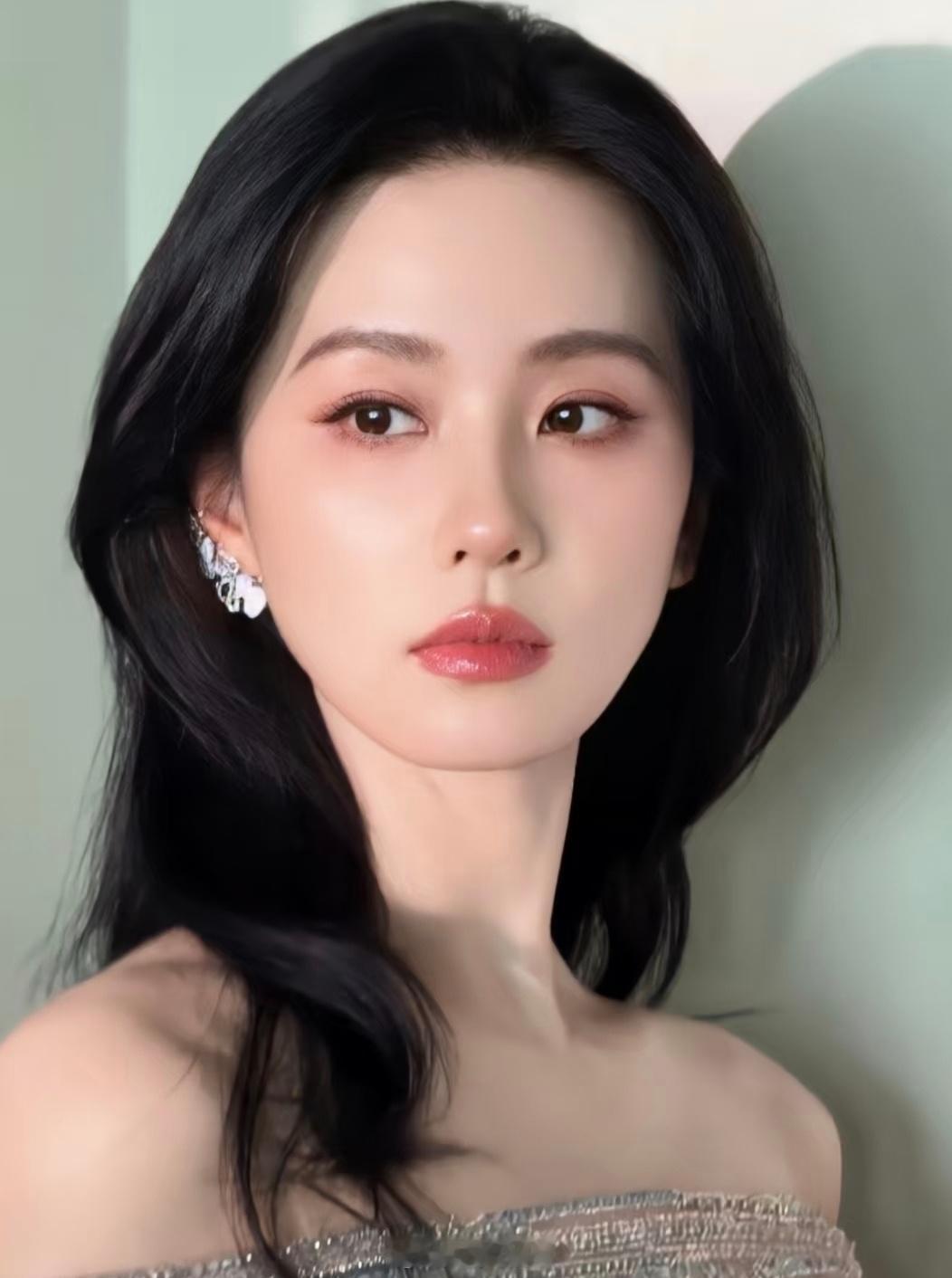 刘诗诗！！什么发色都好看，真的太爱了，诗姐气质内娱独一无二[拜托][拜托][拜托