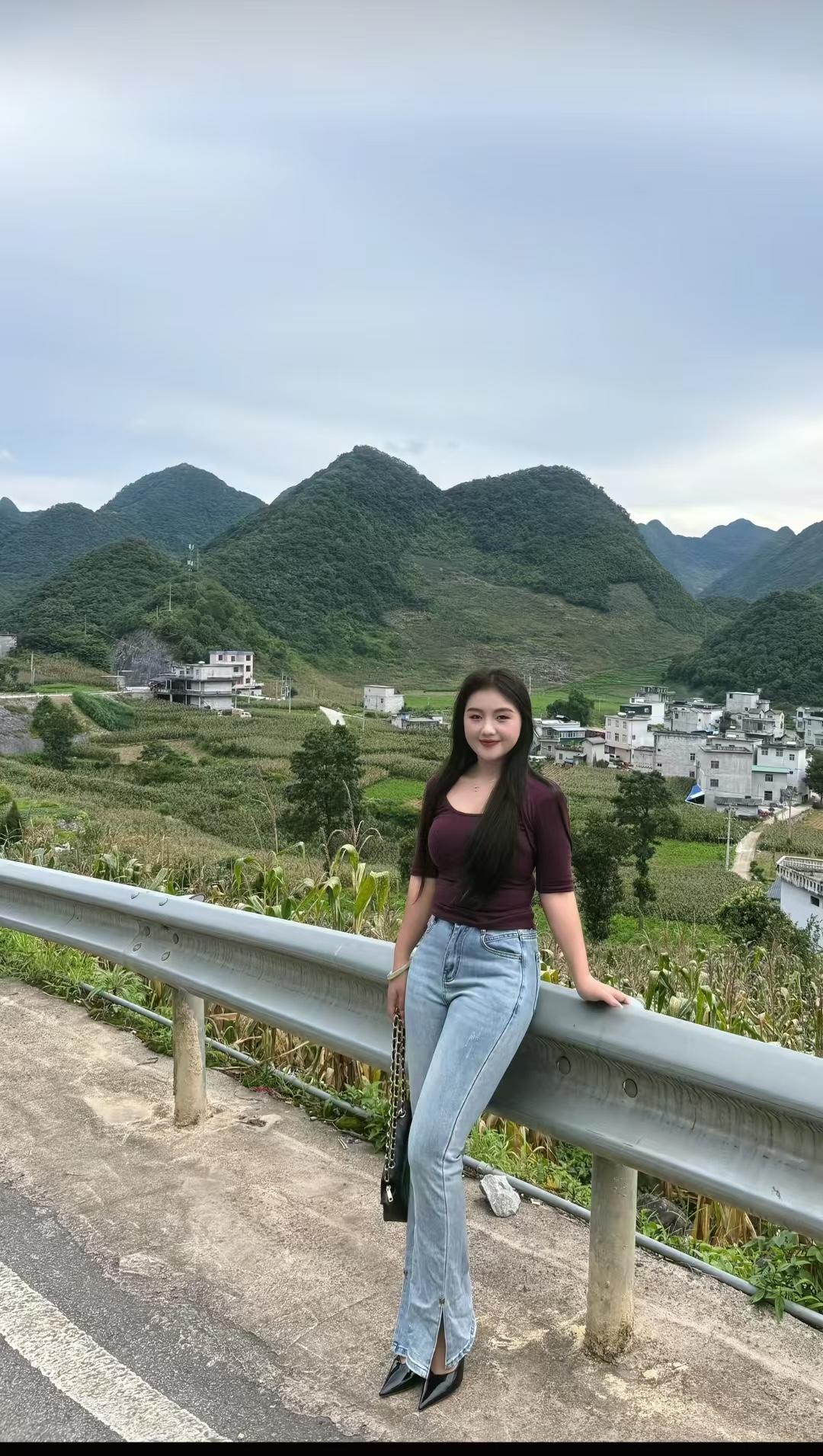 虽然生在农村，但是一样有气质，
望大家多多鼓励