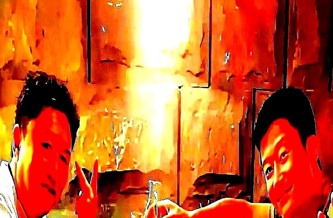 吴京塞给于谦80万，被一把推了回来。
他说：“别提钱，伤感情。
”
当时《战狼2