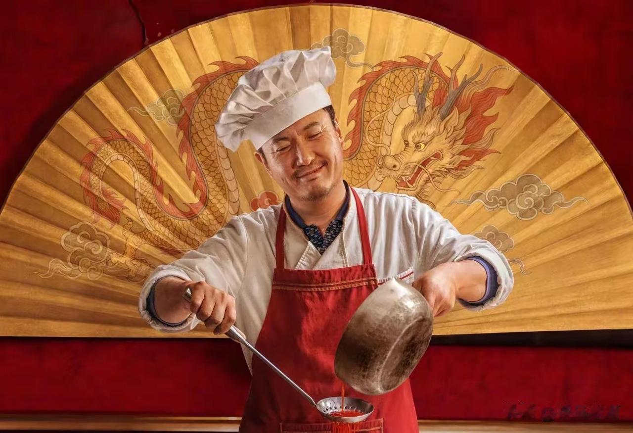 昨晚一家人去看了沈腾主演的电影《欢迎来龙餐馆》，本以为是喜剧，看了没一会战争来了