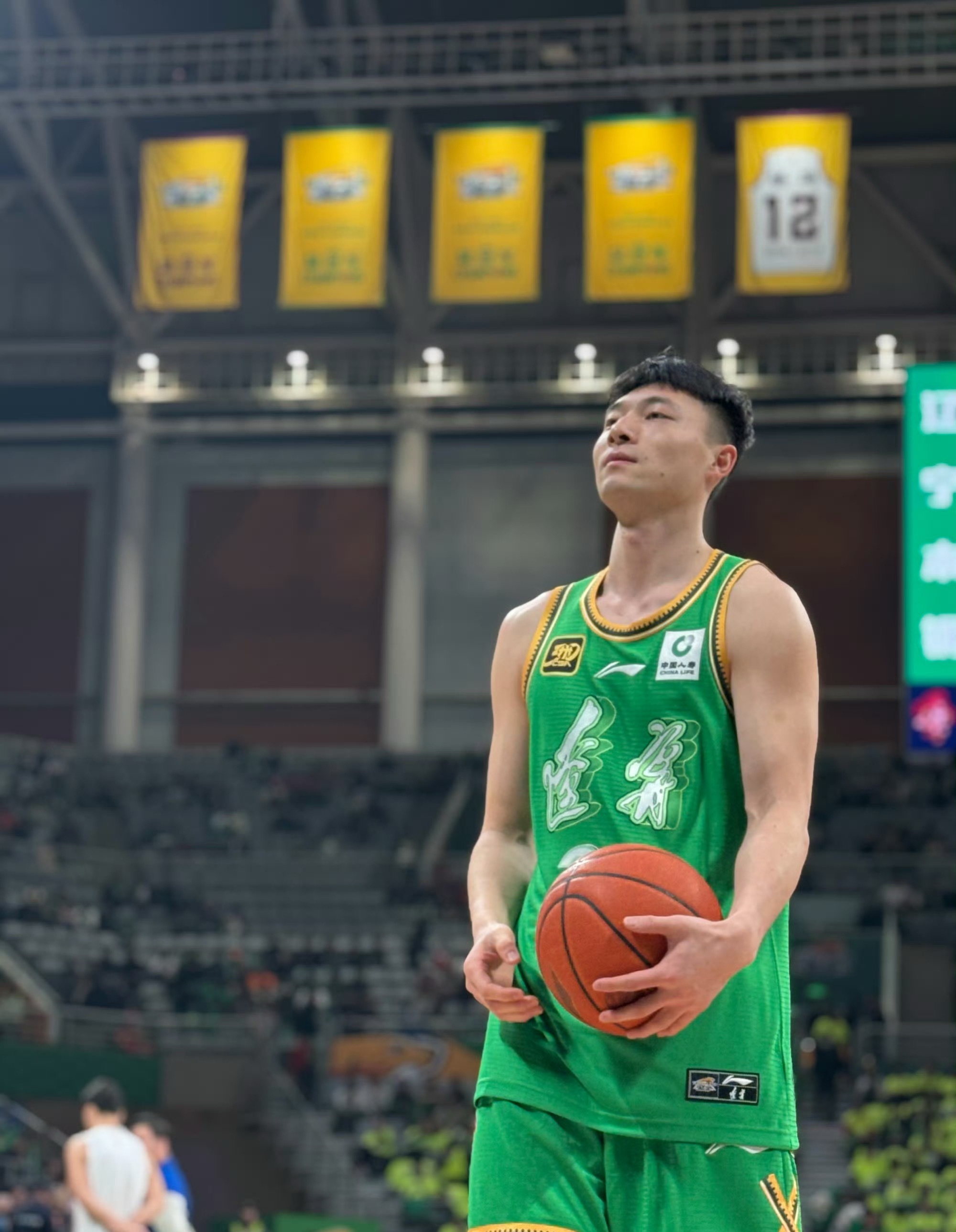 别拦我 今天我就要吹爆手帝手帝一个人得分仅比广东队国内球员得分总和少1分。对了 