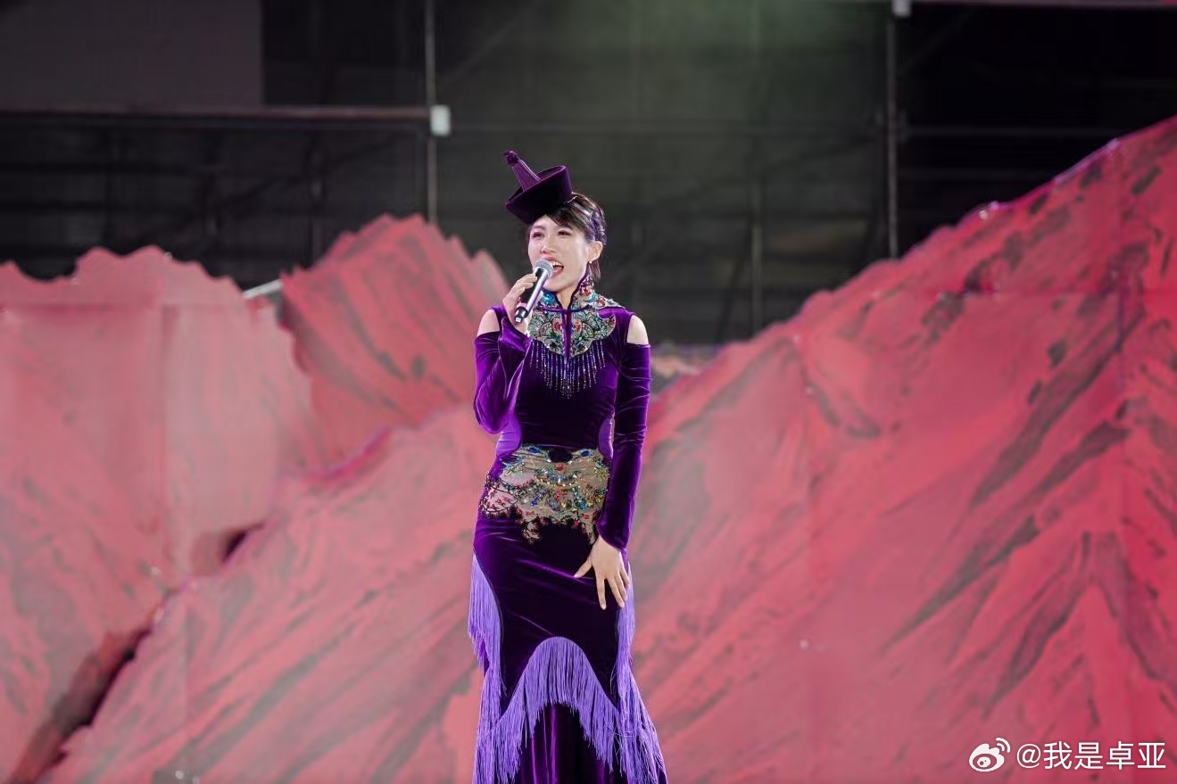 中国杂技精品展演为内蒙古百姓呈现文化惠民盛宴 8月9日晚上20时，赤峰市新城区玉