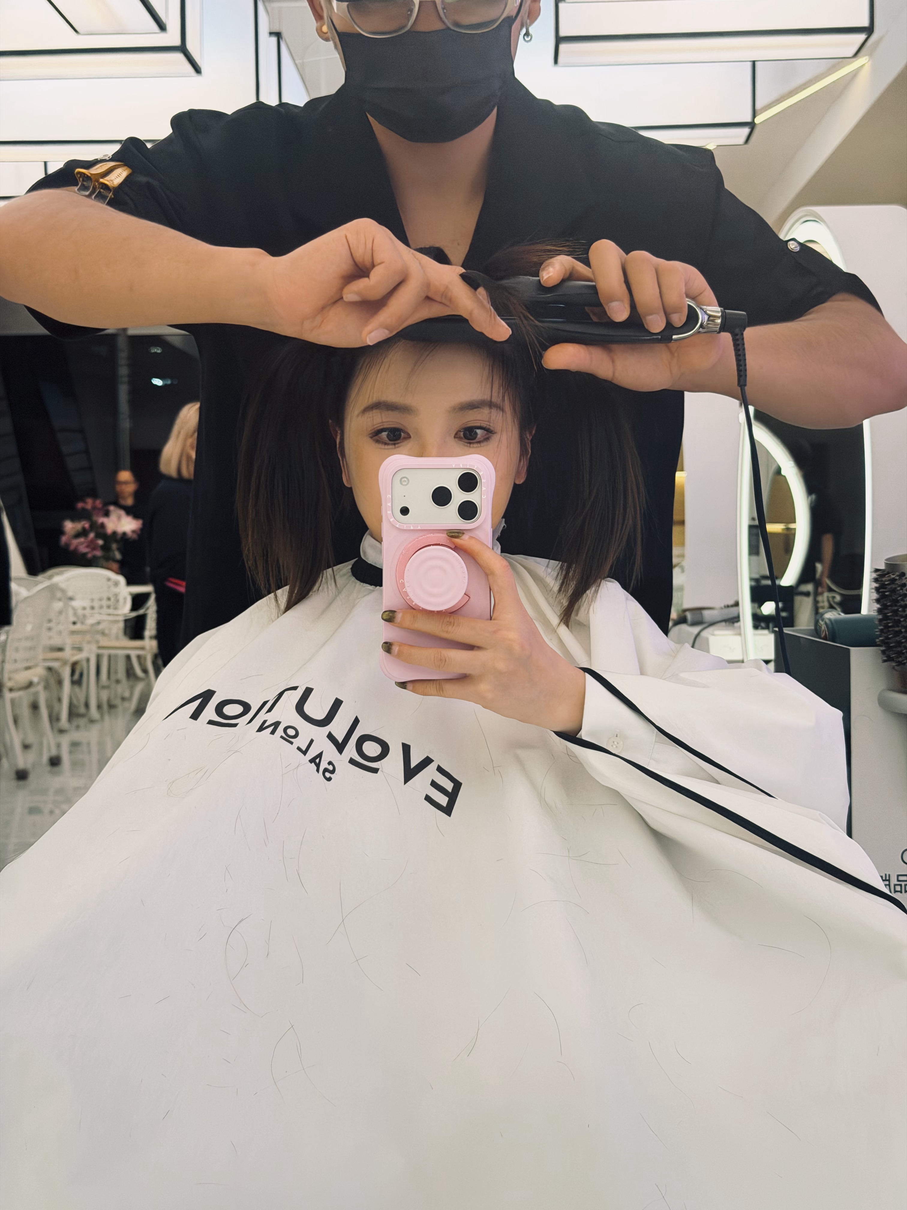 在昆明剪了个头这儿的发型师有点东西的剪发就送现场手把手教造型比如图1的发型就是图